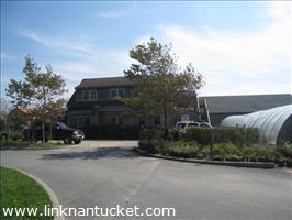 15 Wampanoag Way :: Mid Island