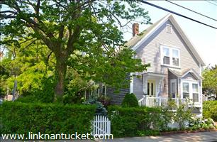 32 Pleasant Street :: Town