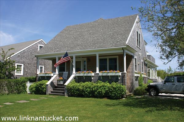 19 East Lincoln Avenue