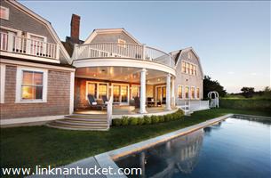 Stunning sunsets may be enjoyed from the circular mahogany deck and infinity edge pool