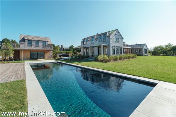 218 Cliff Road: Main Picture