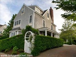 16 North Beach Street Brant Point