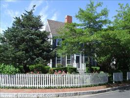 29 Washaman Avenue Nashaquisset