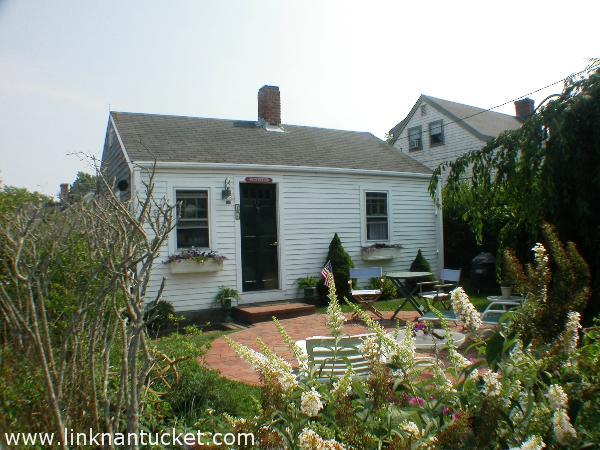 14 Cherry Street Nantucket Image