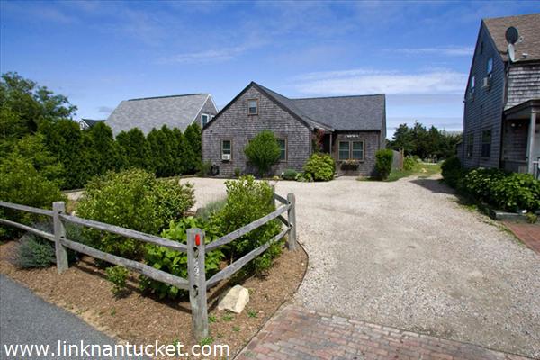 22 Essex Road Nantucket Image