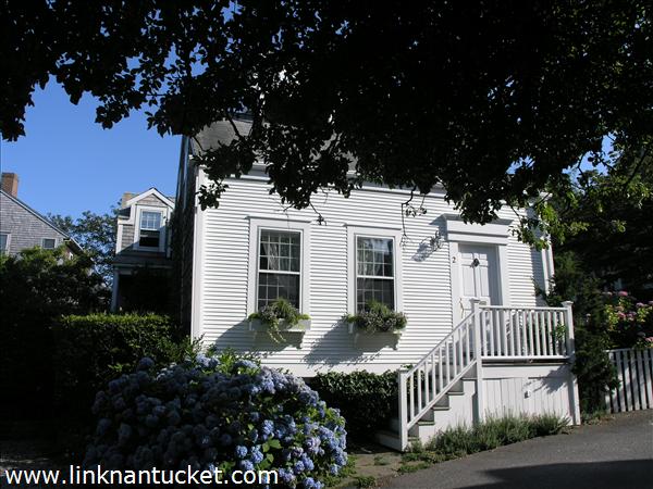 2 Flora Street Nantucket Image