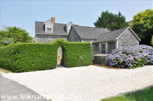 4 Saratoga Lane Town