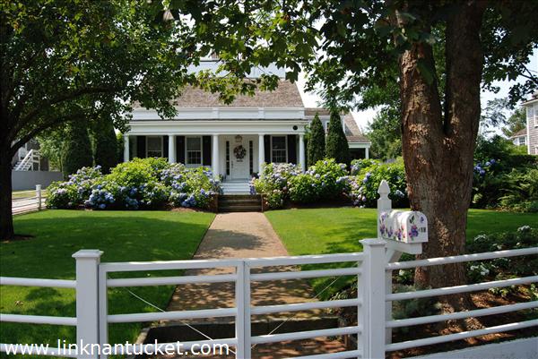 18 Cliff Road Nantucket Image