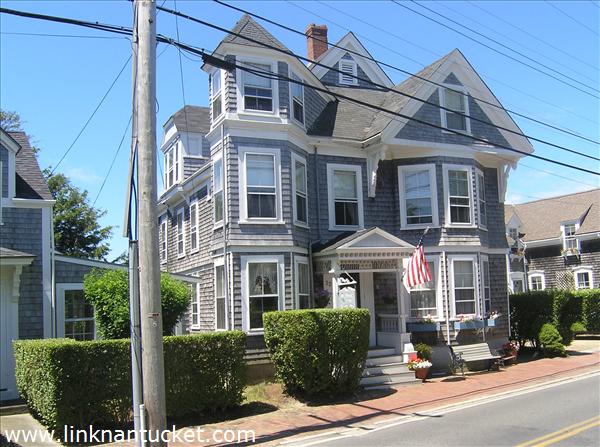 32 Cliff Road Nantucket Image