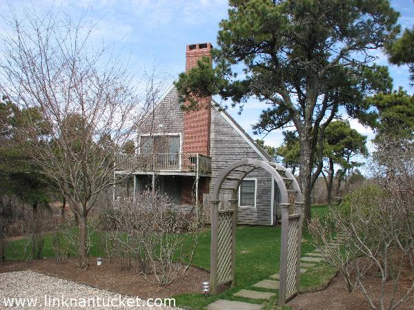 22 Folger Avenue Nantucket Image