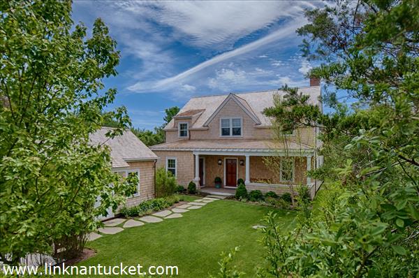 26 Coffin Street Nantucket Image