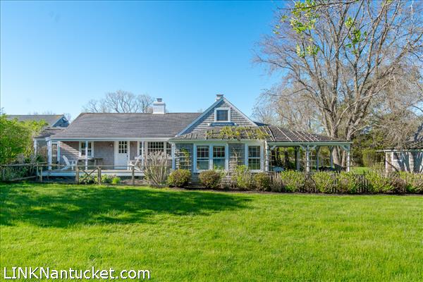 14  &  16 Coffin Street Nantucket Image