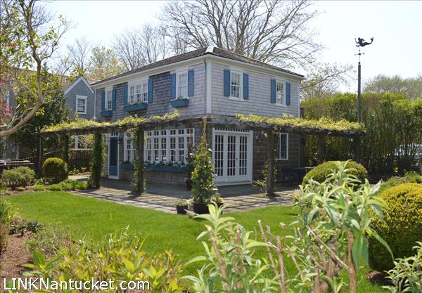 2 Howard Court Nantucket Image