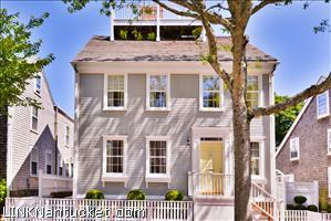 109 Main Street Town