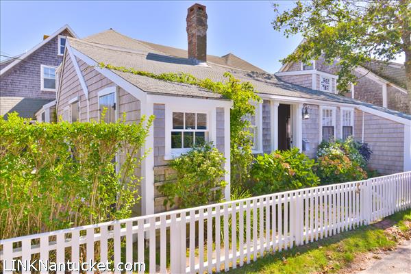 19 Broadway Nantucket Image