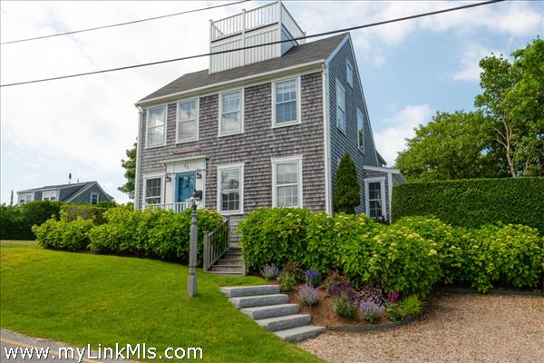 7.5 Back Street Nantucket Image