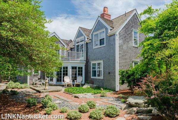 7 Coffin Street Nantucket Image