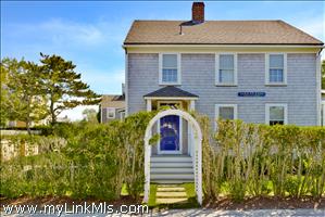38 Walsh Street Brant Point
