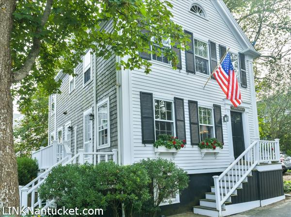 2 Ash Lane Nantucket Image