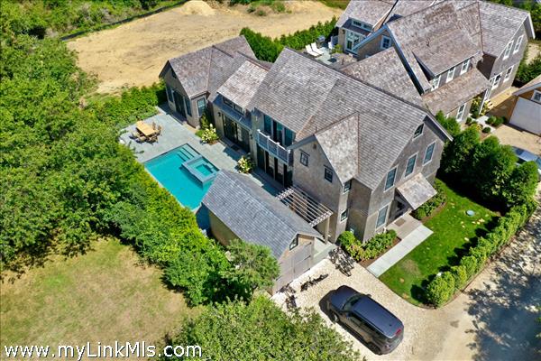 9B Pilgrim Road Nantucket Image