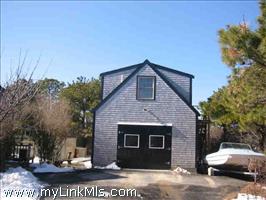 8A Pine Tree Road Mid Island