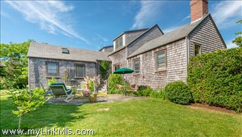 10 Roberts Lane West of Town