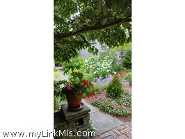 2 York Street Nantucket Thumb 40