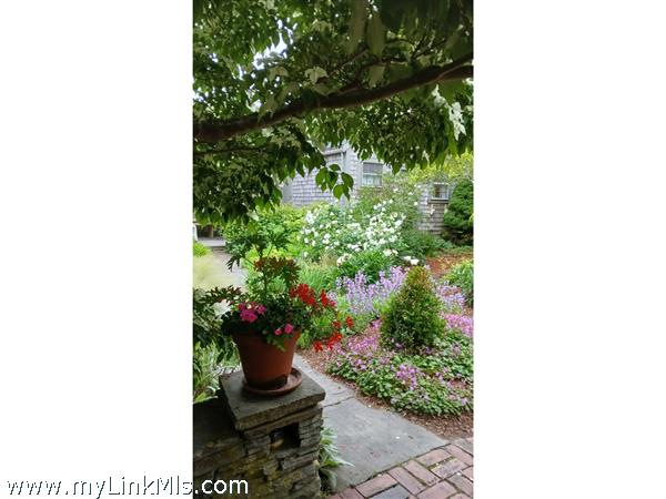 2 York Street Nantucket Image 41