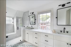 36b Lily Street Nantucket Thumb 11